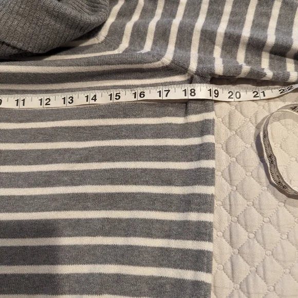 🔥Final ANTHROPOLOGIE‎ Change of the Moon Cowl Neck Sweater Gray /Ivory Stripe … - Picture 7 of 8